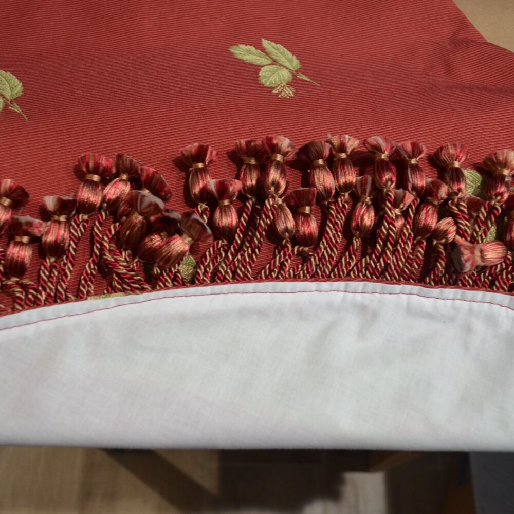 French Country Table Cover, Lined, 53 Inches Diameter, Rare Fabric and Trim, New - Picture 11 of 11